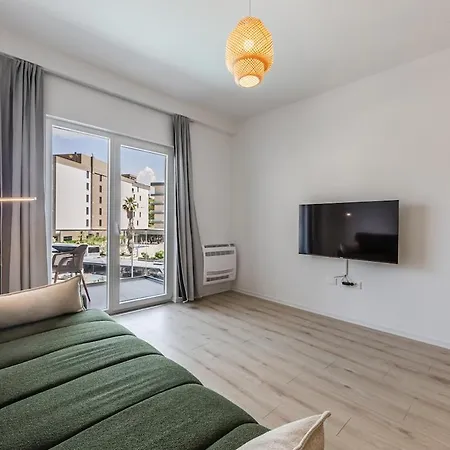 Aqua Breeze 1br By Pikhost Appartamento Golem (Tirana)