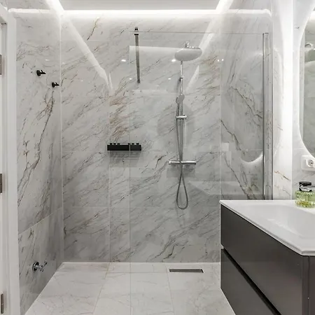 Aqua Breeze 1br By Pikhost Appartamento